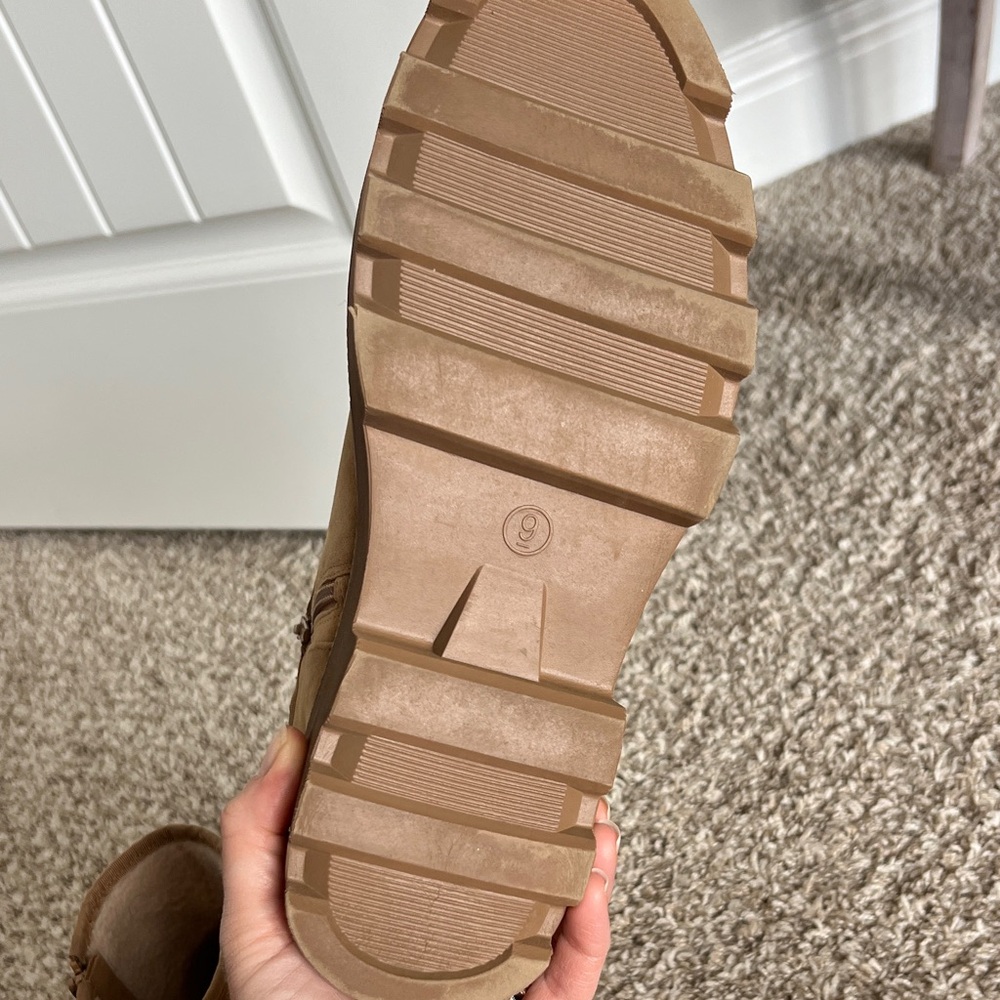 Universal Thread Wedge Tan Suede Boots with Sherpa lining Size 9 - Picture 9 of 9